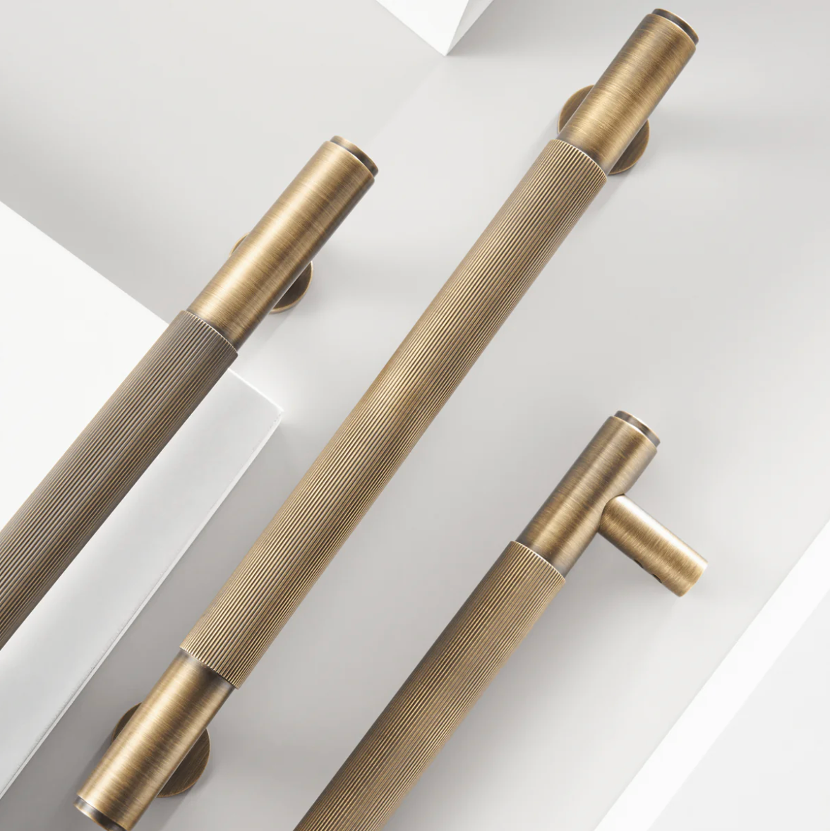 LA LINEA Solid Brass Linear Knurling Double-Sided Or Single Door Pull Handle