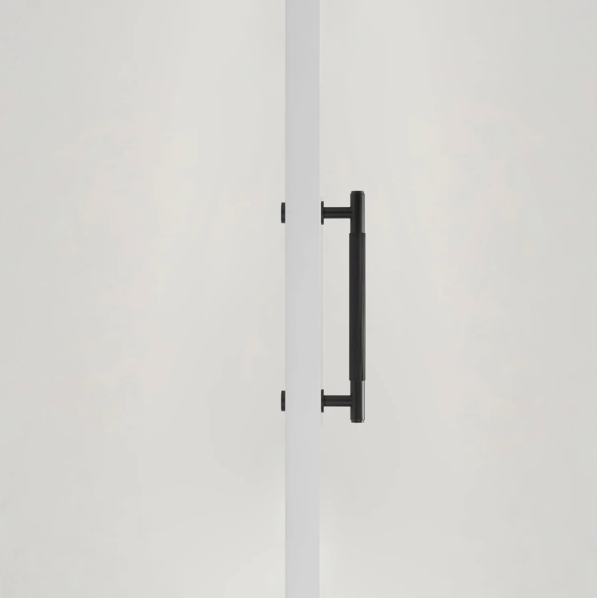 LA LINEA Solid Brass Linear Knurling Double-Sided Or Single Door Pull Handle