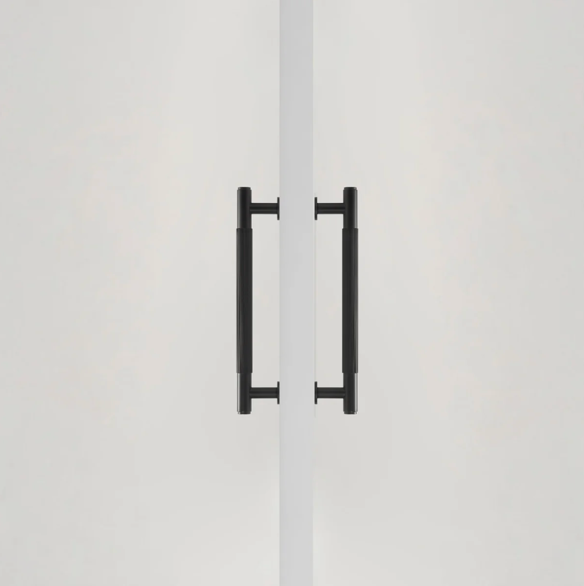 LA LINEA Solid Brass Linear Knurling Double-Sided Or Single Door Pull Handle