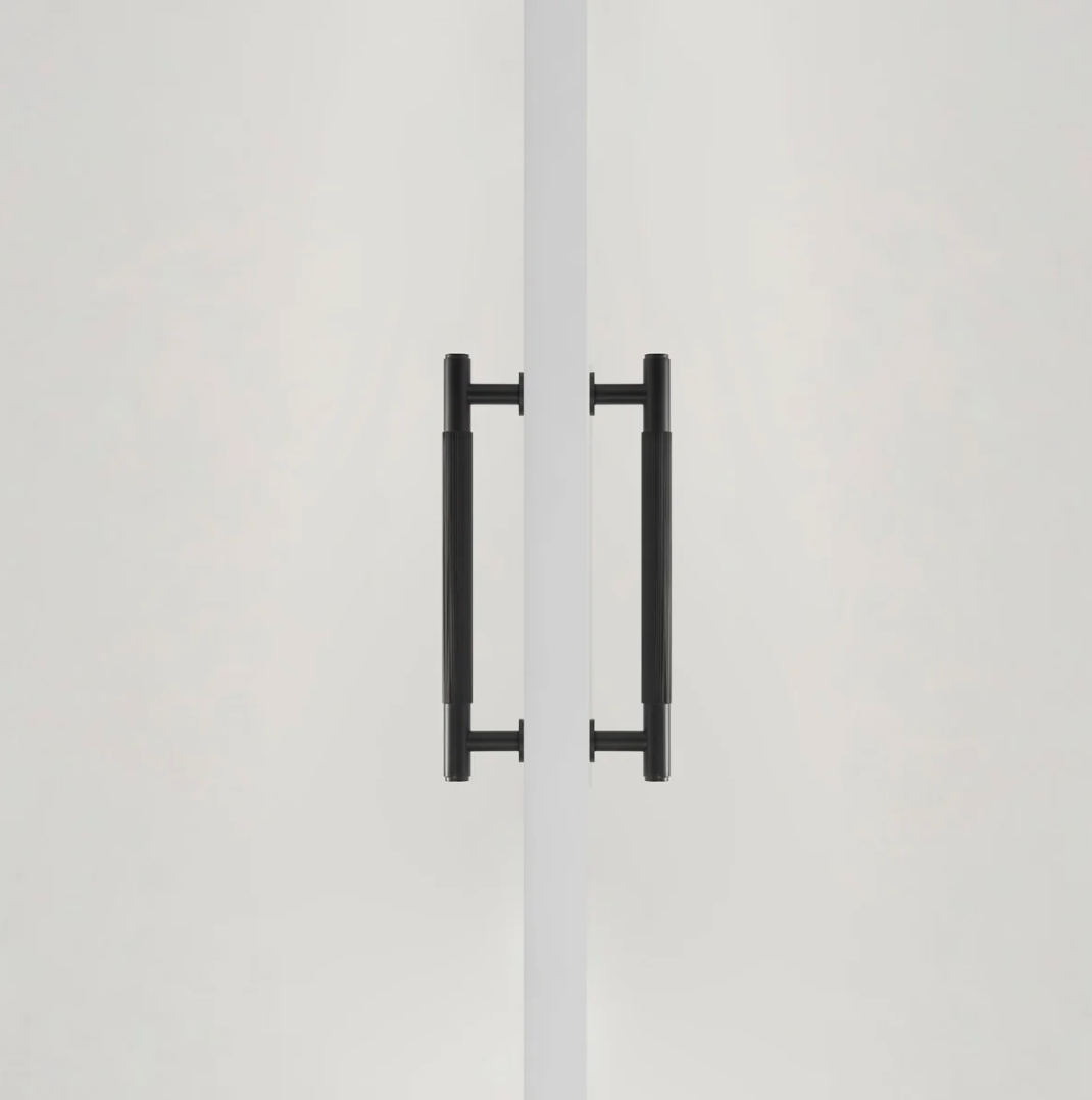 LA LINEA Solid Brass Linear Knurling Double-Sided Or Single Door Pull Handle