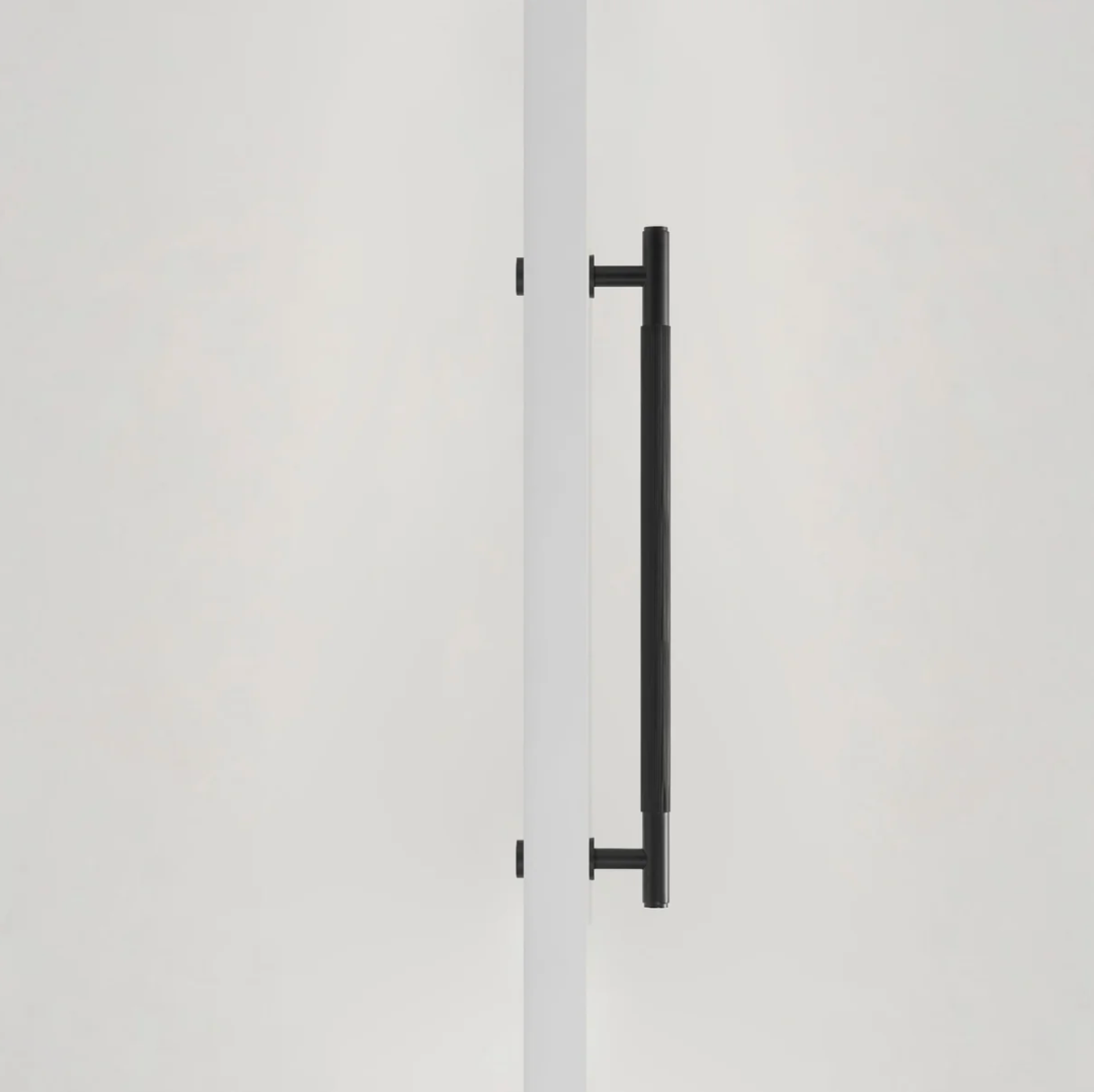LA LINEA Solid Brass Linear Knurling Double-Sided Or Single Door Pull Handle