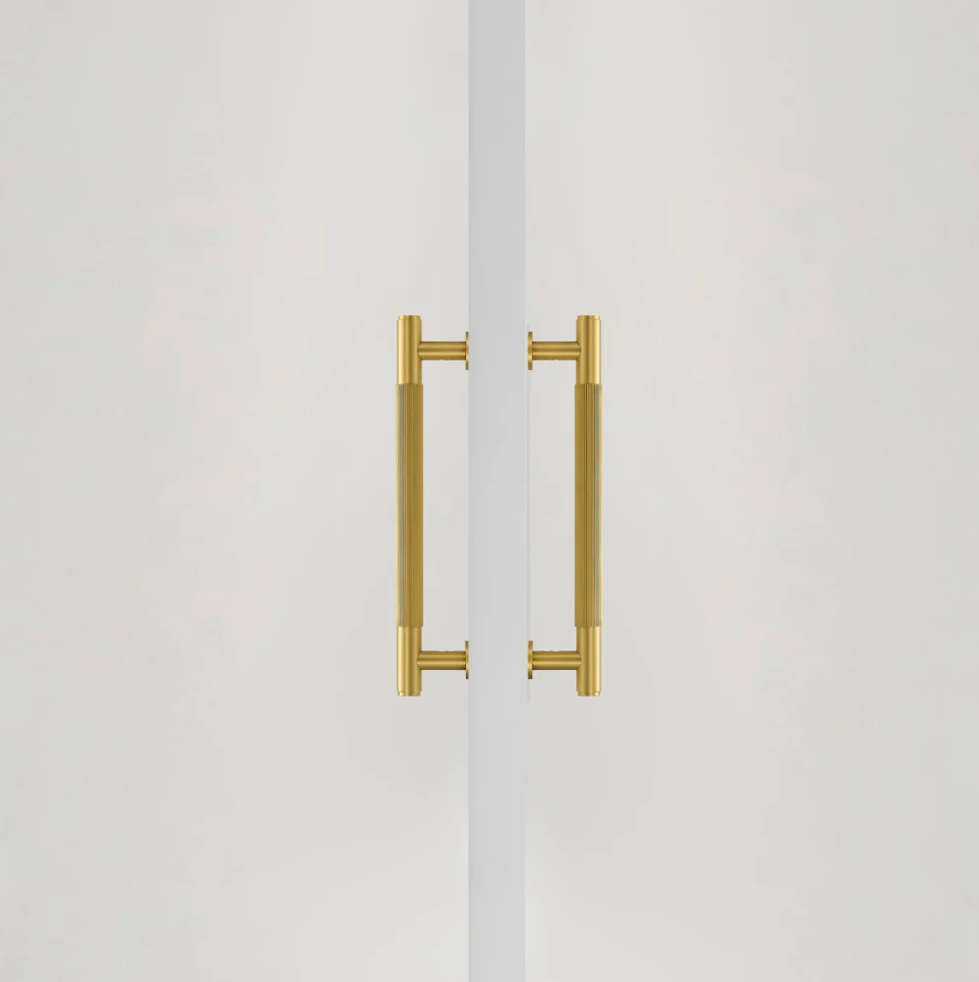 LA LINEA Solid Brass Linear Knurling Double-Sided Or Single Door Pull Handle