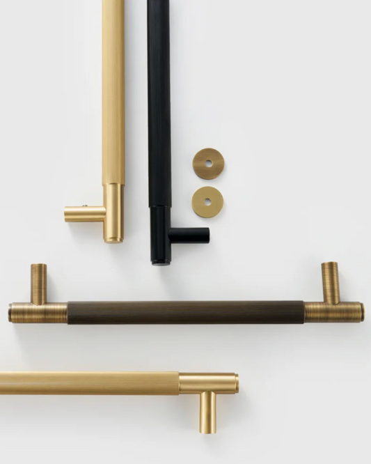 LA LINEA Solid Brass Linear Knurling Double-Sided Or Single Door Pull Handle